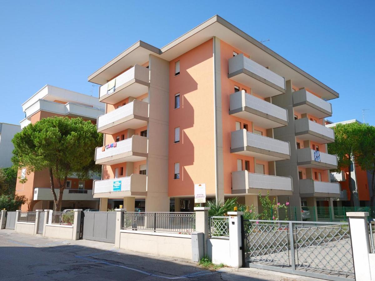 Apartment In Bibione Near Sea Beach Exteriér fotografie